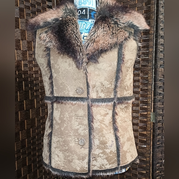 Avalanche Vest - Picture 1 of 10